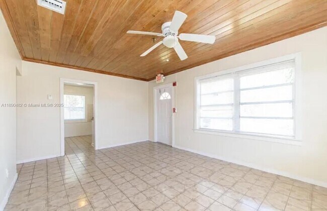 Building Photo - 438 Malverne Rd