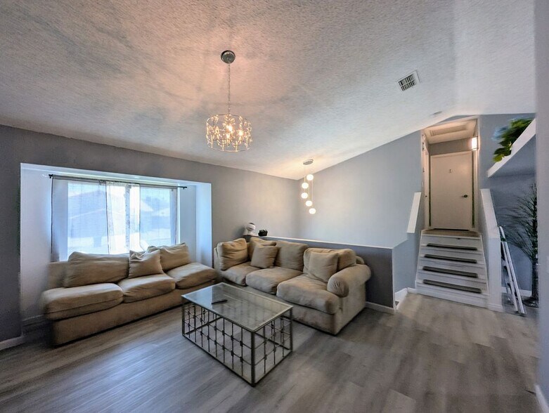 Building Photo - 8914 W Encanto Blvd