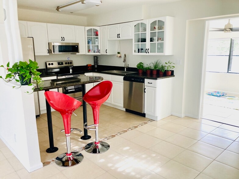 Building Photo - 622 Avenida Hermosa