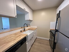 Building Photo - Newly renovated 2 bedroom 2.5 bath condo