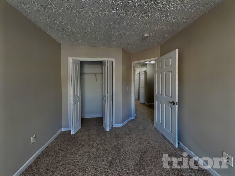 Building Photo - 1740 Formosa Ln