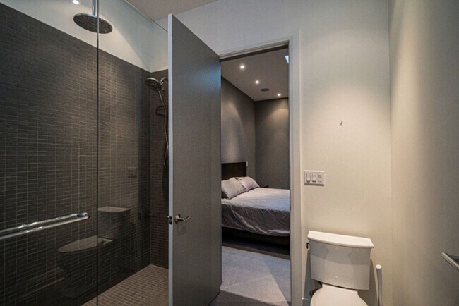 Building Photo - Luxury Penthouse Condo Located in Downtown Pittsburgh (Reduced Security Deposit on Move in)