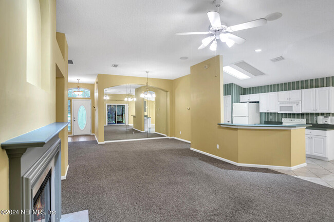Building Photo - 2128 Pebble Creek Ln