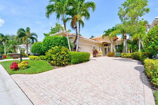 Building Photo - 119 Esperanza Way