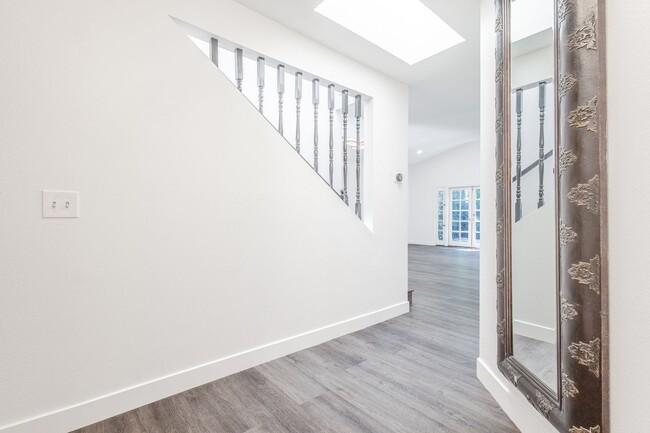Building Photo - 640 E Banyan St