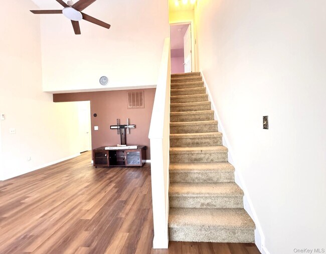 Building Photo - 199 Ramapo Rd