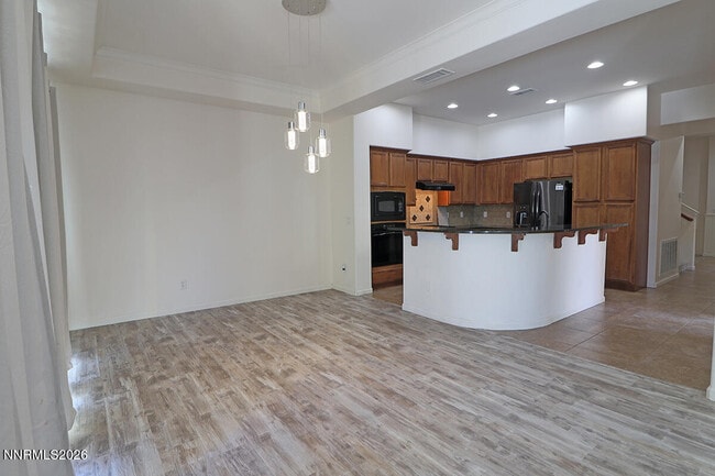 Building Photo - 10890 Serratina Dr