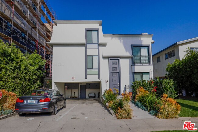 Building Photo - 3314 Mentone Ave