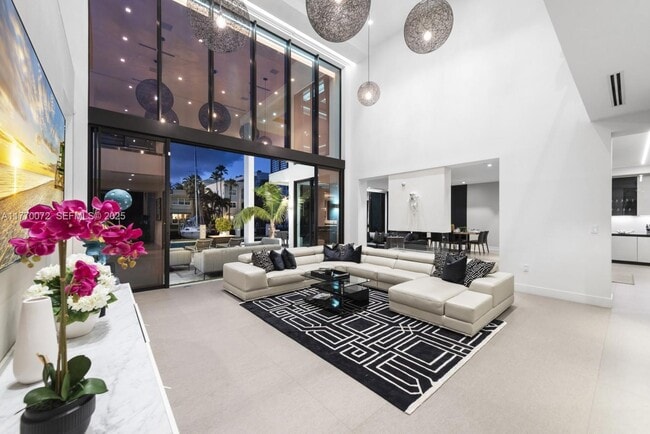 Building Photo - 1400 Bayview Dr