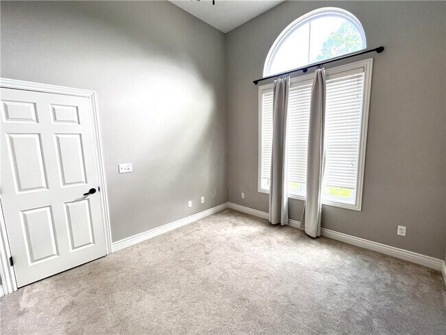 Building Photo - 4416 W Arlington Dr