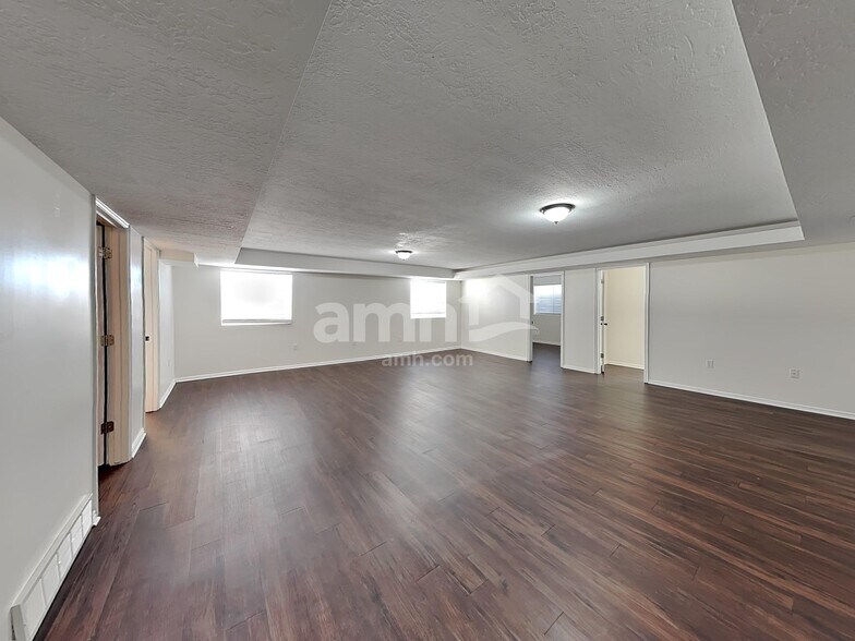 Building Photo - 1074 E 3250 N