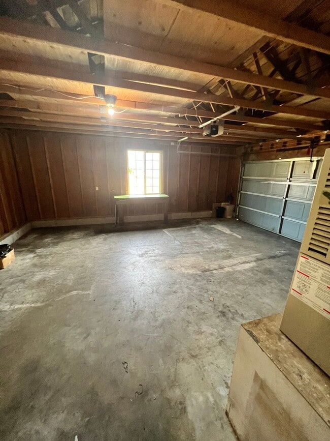 Building Photo - 3 bedroom, 2 bath single level home in Mckinleyville with Double Car Garage!