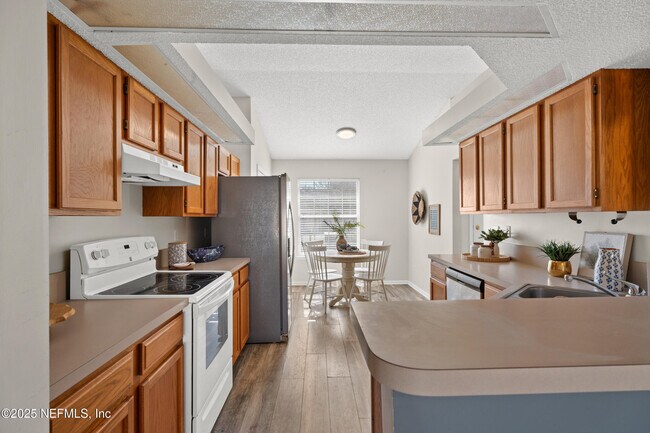 Building Photo - 13241 Mendenhall Pl