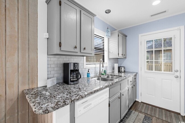 Building Photo - 9506 Knights Ct