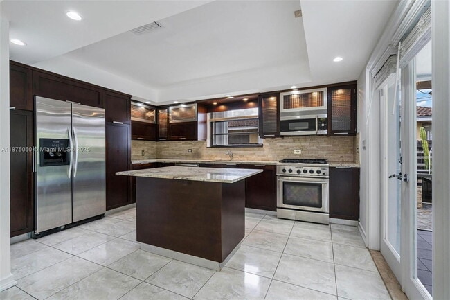 Building Photo - 20525 Highland Lakes Blvd