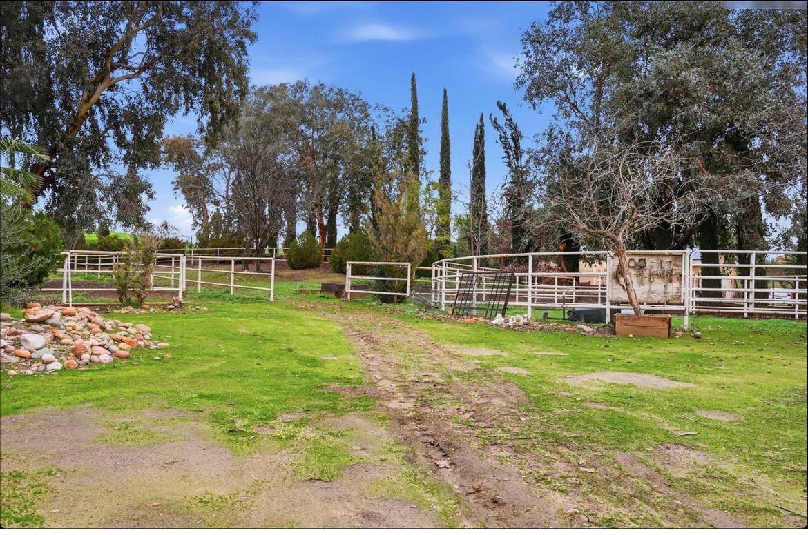 Building Photo - 7501 Uplands of the Kern Dr