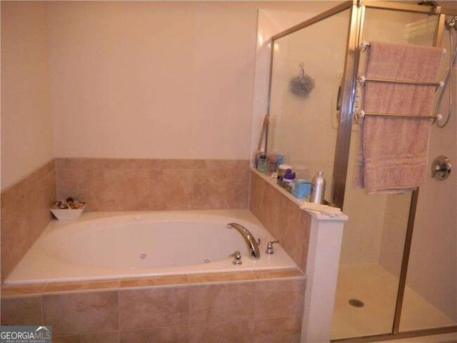 Building Photo - 17 Oakhurst Common Dr