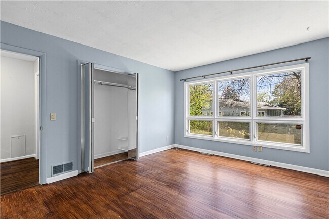 Building Photo - 130 Brooklawn Dr