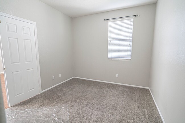 Building Photo - Charming 4-Bedroom Single-Story Home in Lancaster!