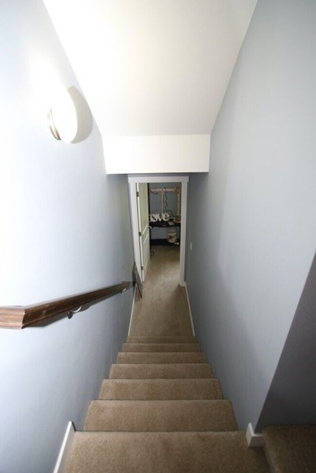 Building Photo - Modern and Spacious 4 Bedroom Condo in East Anchorage!