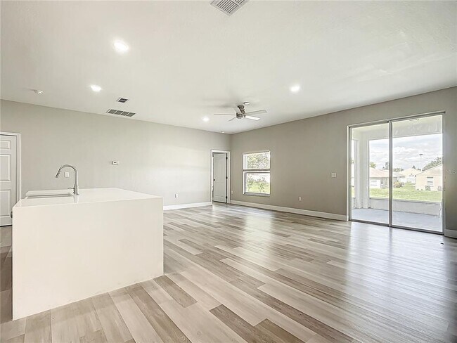 Building Photo - 550 Reddicks Cir