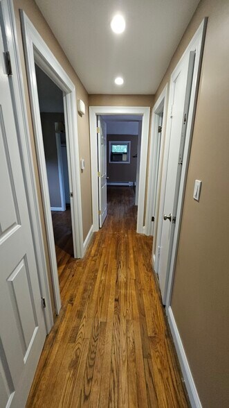 Upstairs Hallway - 5 Tudor Ct W
