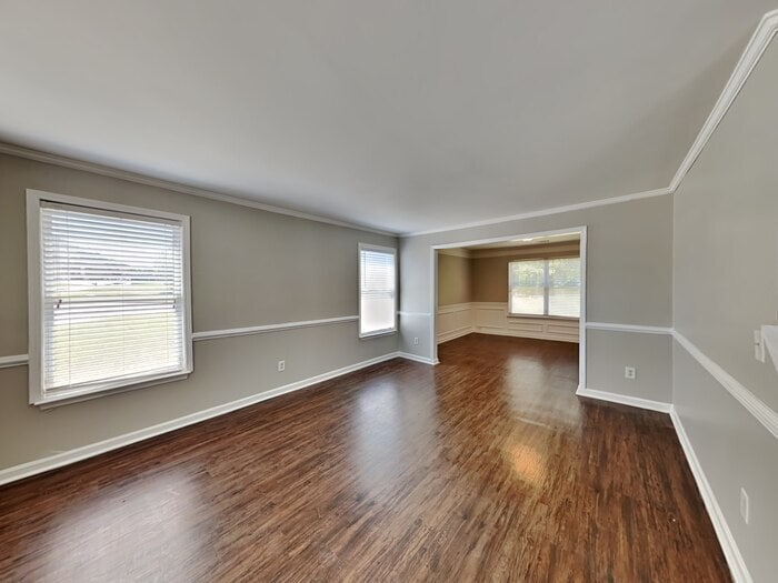Building Photo - 6273 Selborn Dr SW