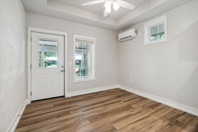 Building Photo - 1 Bedroom 1 Bathroom FALL 2025!