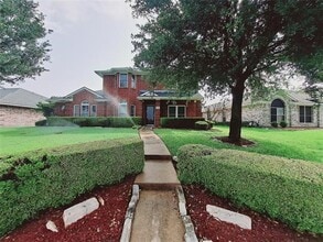 Building Photo - 1534 Chapman Dr