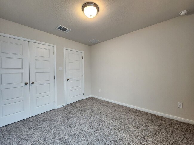 Building Photo - Large 4 Bedroom House in Meyers Landing / Fridge Included / Cute Front Porch / Yard/ CISD