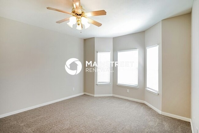 Building Photo - 3 Bedroom Pet-Friendly Home in LA VERGNE, ...