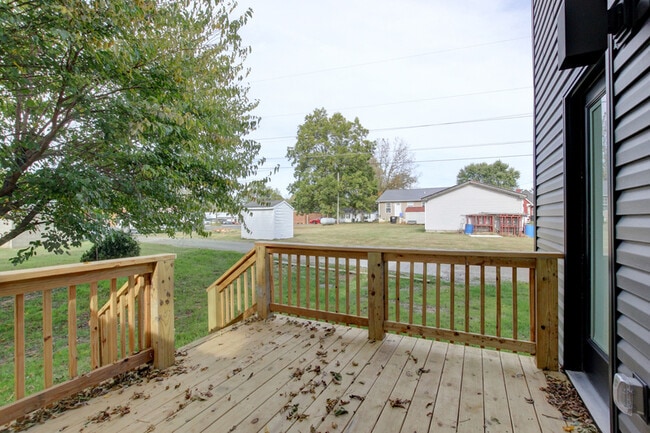 Building Photo - 238 3rd St