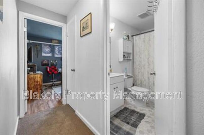 Building Photo - 2768 Siesta Ln