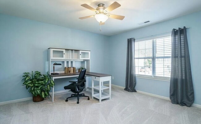 Building Photo - 116 Willow Ridge Dr