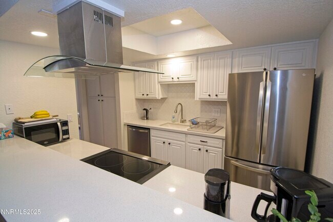 Building Photo - 2855 Idlewild Dr