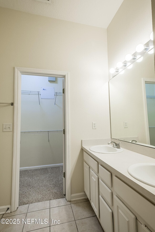 Building Photo - 5719 Parkstone Crossing Dr