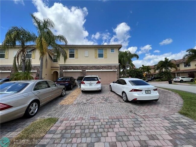 Building Photo - 9428 SW Merlin Ct