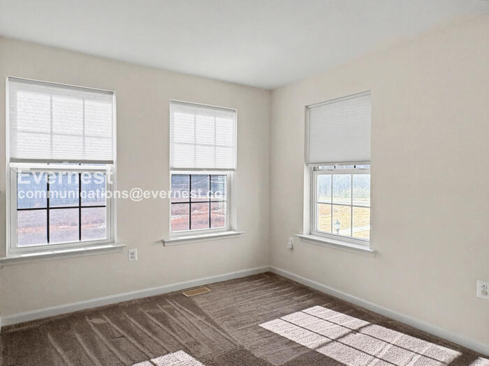 Building Photo - 10612 Presidential Pkwy