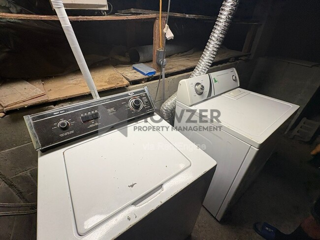 Building Photo - 4 Short Way