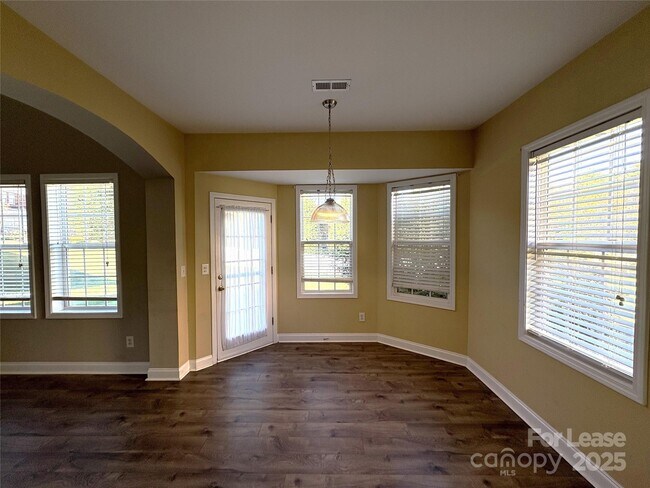 Building Photo - 118 Middleton Pl