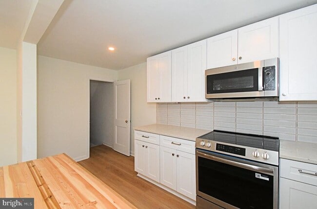 Building Photo - 2219 Ardmore Ave