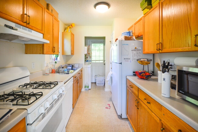 Building Photo - Adorable Single Family House in West Ashley