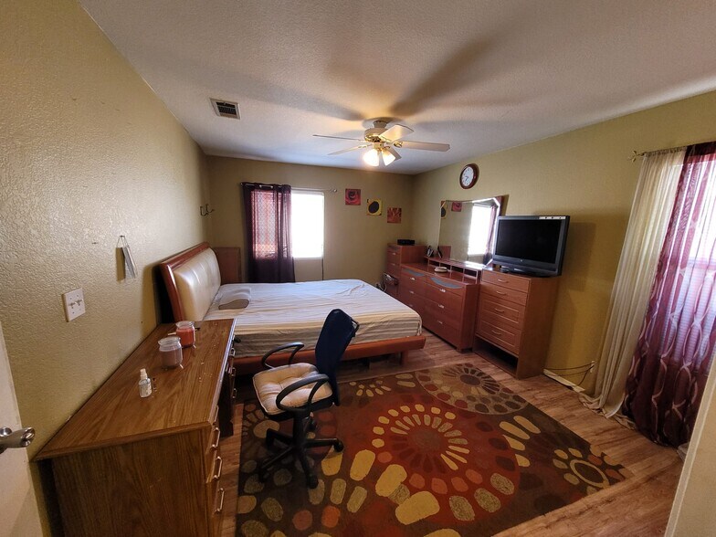 Building Photo - 37647 Hammer St