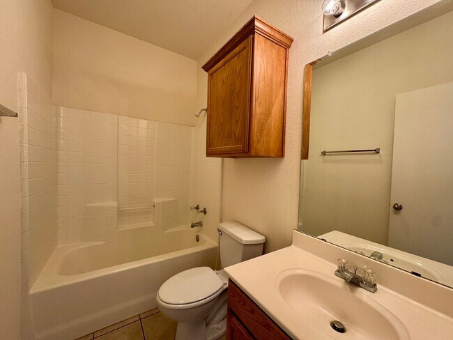 Building Photo - Duplex