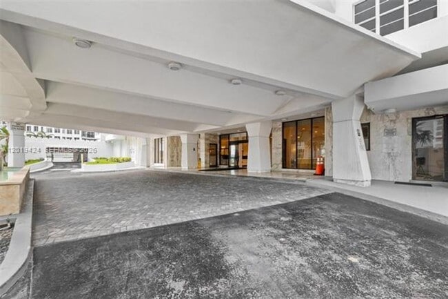 Building Photo - 5700 Collins Ave
