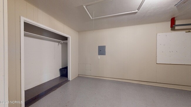 Building Photo - 505 W Rhode Island Ave