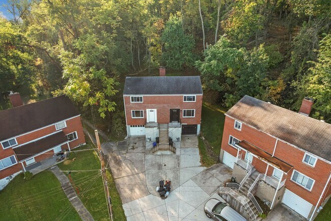 Building Photo - 448 Jacobson Dr