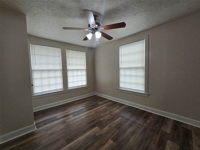 Building Photo - 5712 Maco St