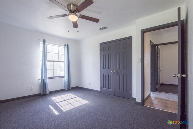 Building Photo - 803 Happy Haven Rd