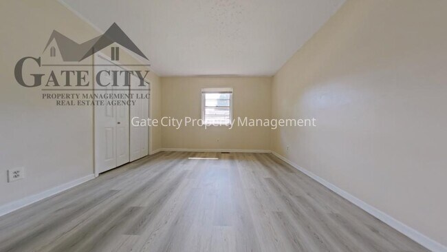 Building Photo - 1610 Brockett Ave
